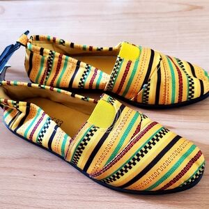 NWT Love 83 Multicolored Flat Slip-ons Size 8